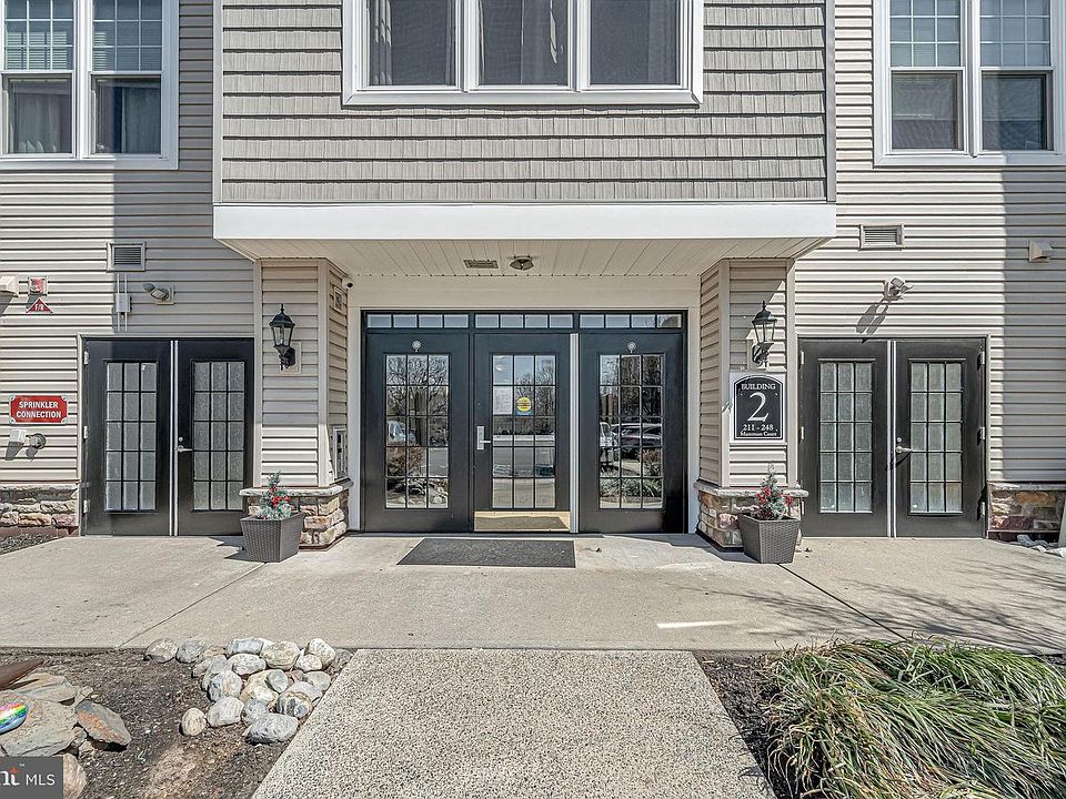1st image of 235 Masterson Ct
