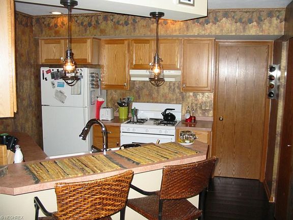 2nd image of 4064 Saint Andrews Ct Unit 1