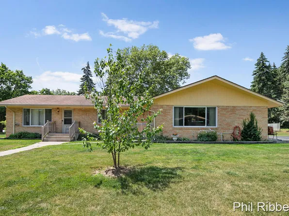 1977 Radcliff Ave SE, Grand Rapids, MI 49506