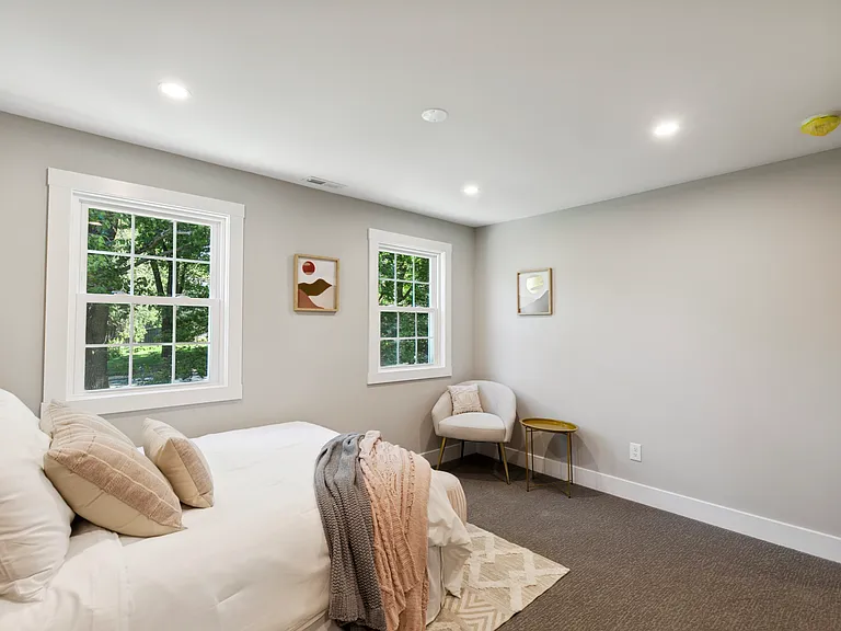1110 W Valley Rd — Photo 50
