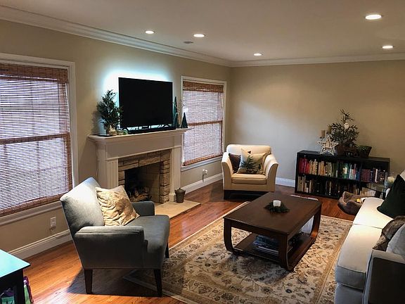 3rd image of 601 Durwood Dr