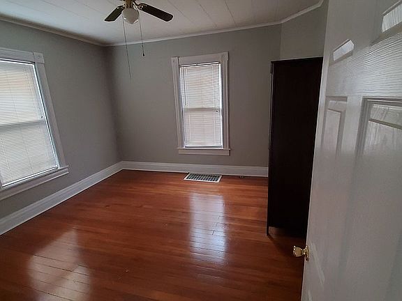 5th image of 1707 W Main St