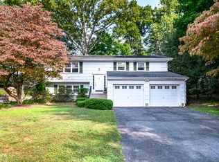 104 Carroll Rd, Fairfield, CT 06824