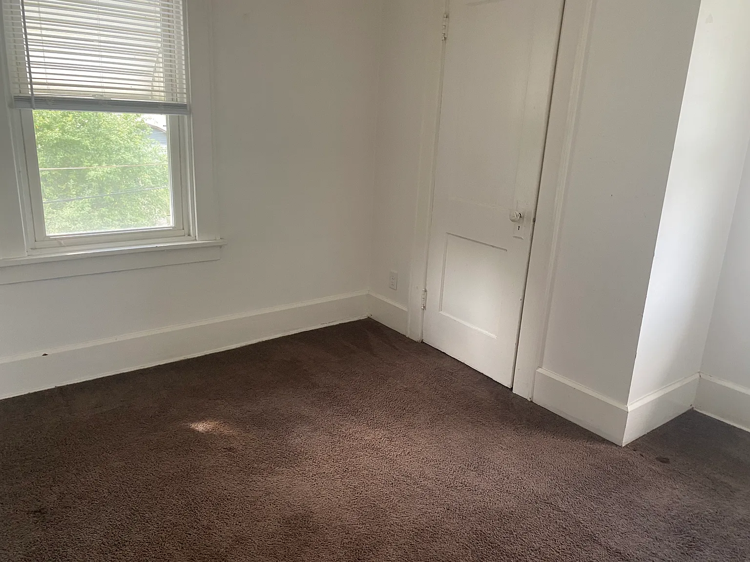 2 bed, 912 sqft, $985 — Photo 3