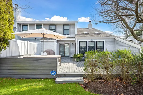 50 Hubbard Ln Photo 1