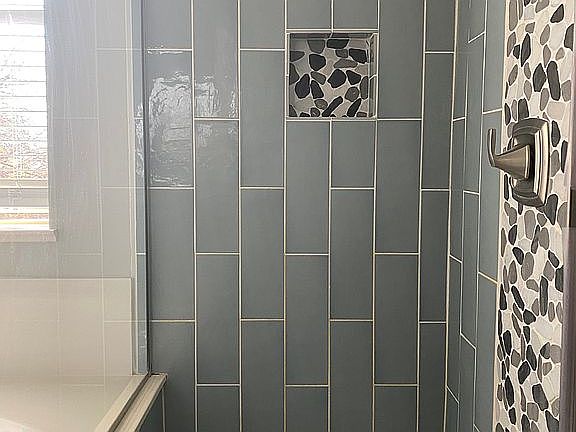 5th image of 951 W Graythorn Pl