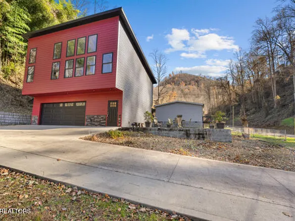 667 Turkey Nest Rd, Gatlinburg, TN 37738