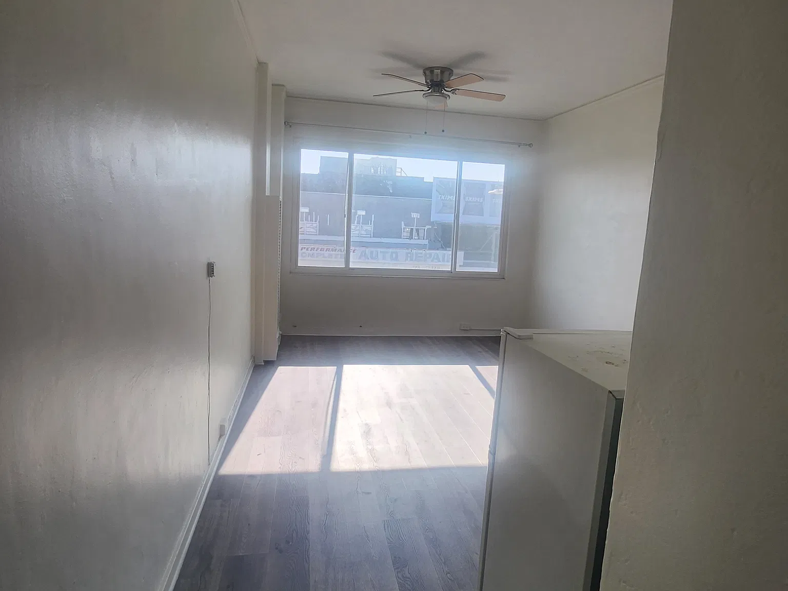 7922 W Beverly Blvd — Photo 2