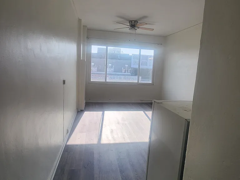 7922 W Beverly Blvd #206 — Photo 2