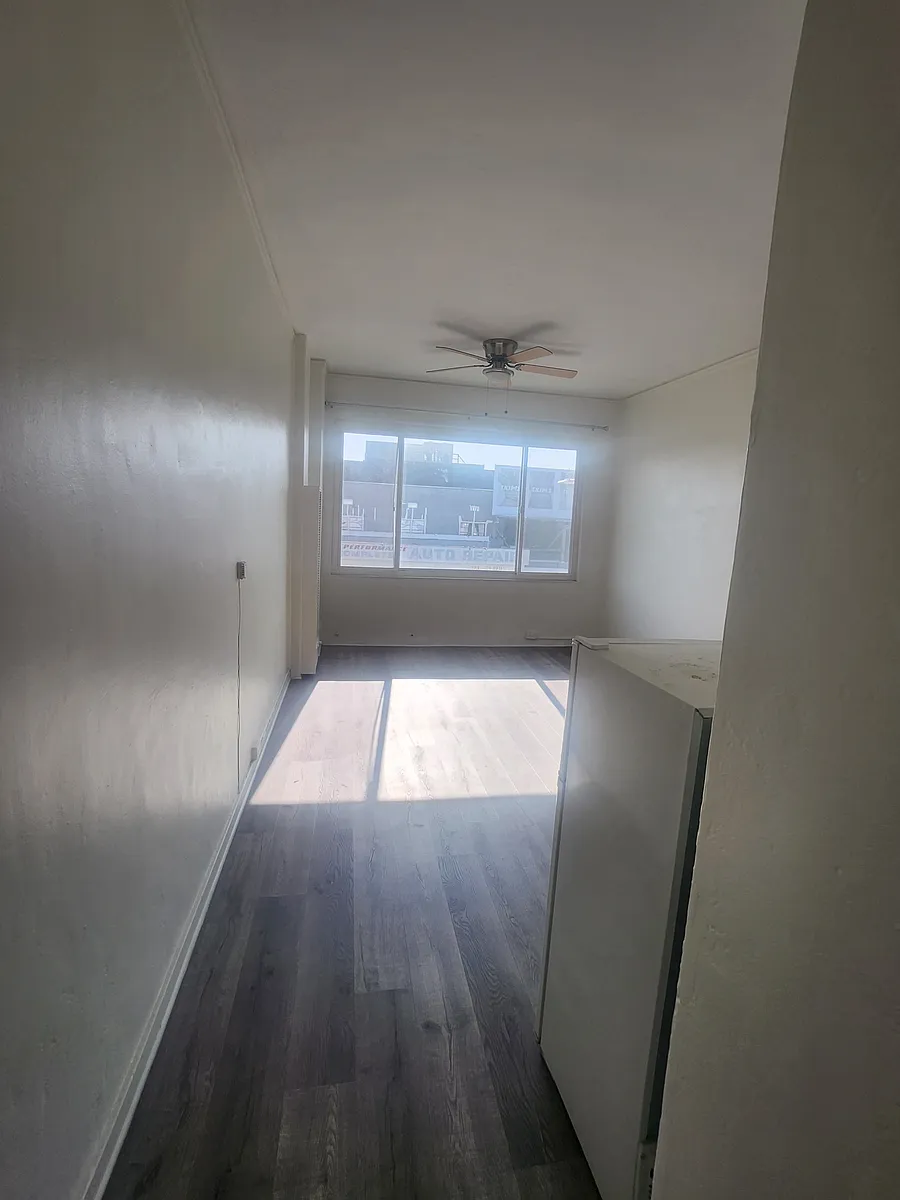 Building Photo - 7922 W Beverly Blvd #206
