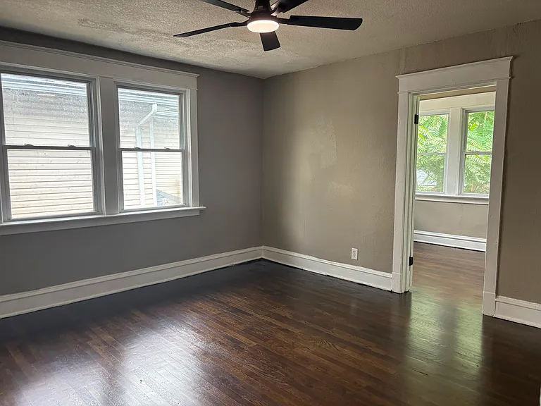 4423 Flora Ave — Photo 14