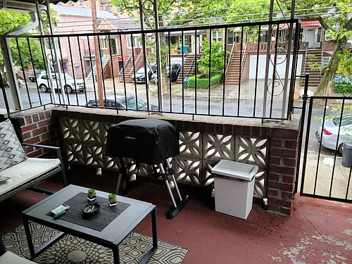 2462 E 28th St #2 Photo 1