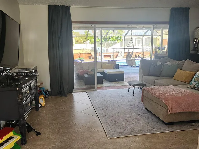6101 Palmetto Dr — Photo 33
