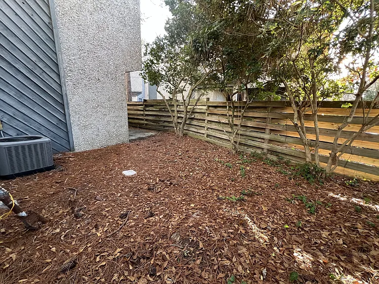 803 Kelly Dr — Photo 14