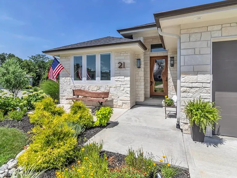 21 Bison Falls Cir — Photo 2