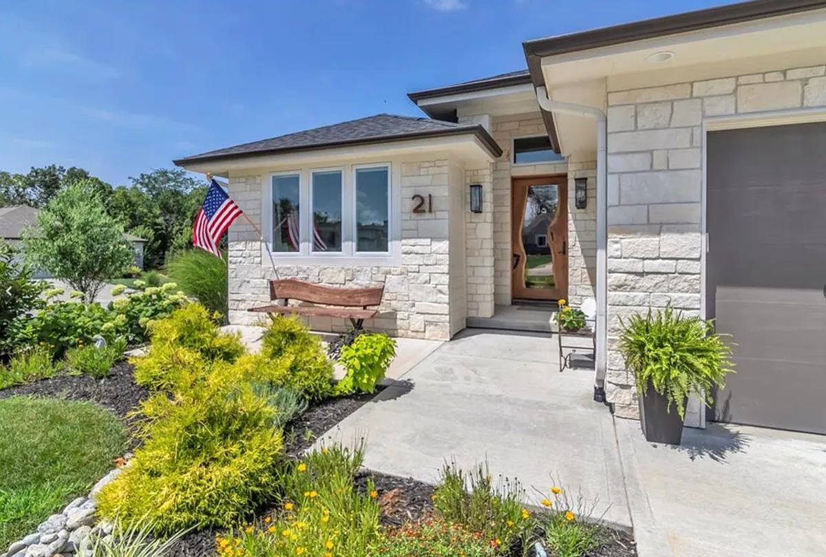 Building Photo - 21 Bison Falls Cir