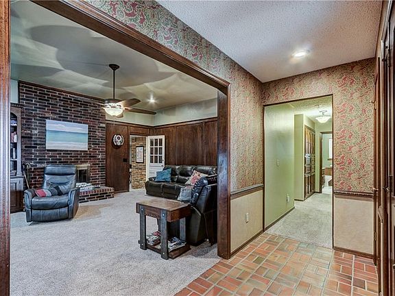 5th image of 11021 Folkstone Dr