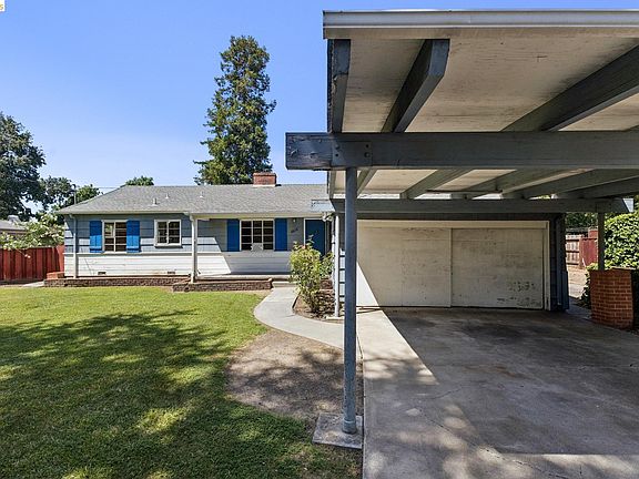 5th image of 1035 Oak Grove Rd