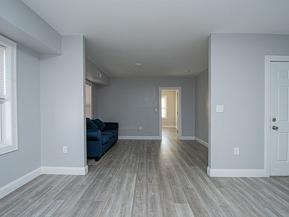 3rd image of 189 Oak St #1L