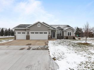 1473 Amendment Dr, Neenah, WI 54956