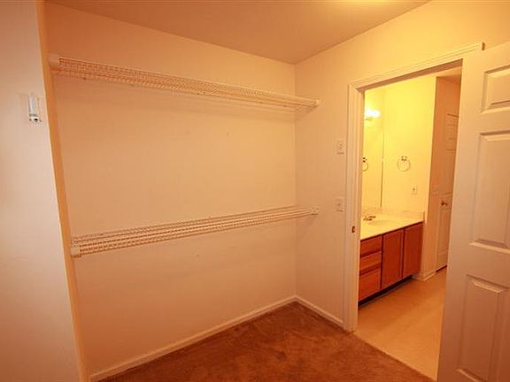 5th image of 601 Sherard Cir