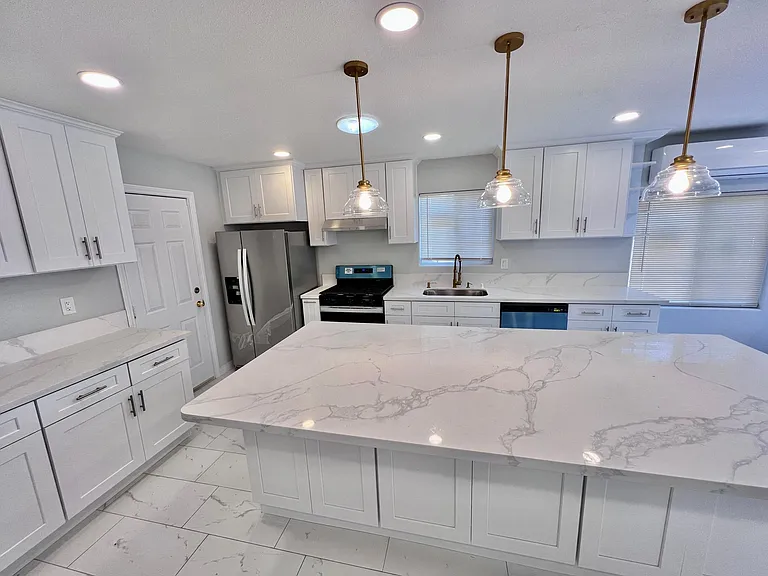 5256 Northridge Ave — Photo 2