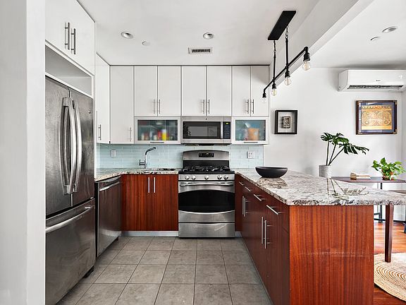 4th image of 41-18 27th St #1B