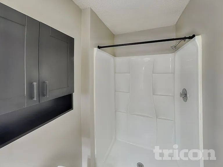 13734 Glenhurst Ln — Photo 21