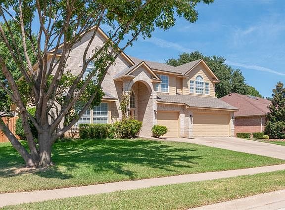 3rd image of 2727 Pinehurst Dr