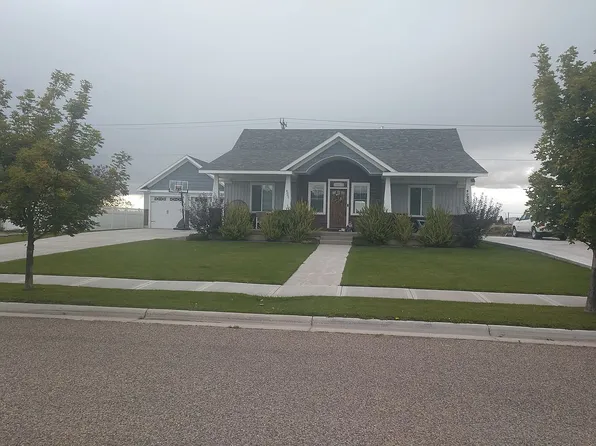 4060 Steeplechase Ln, Idaho Falls, ID 83402