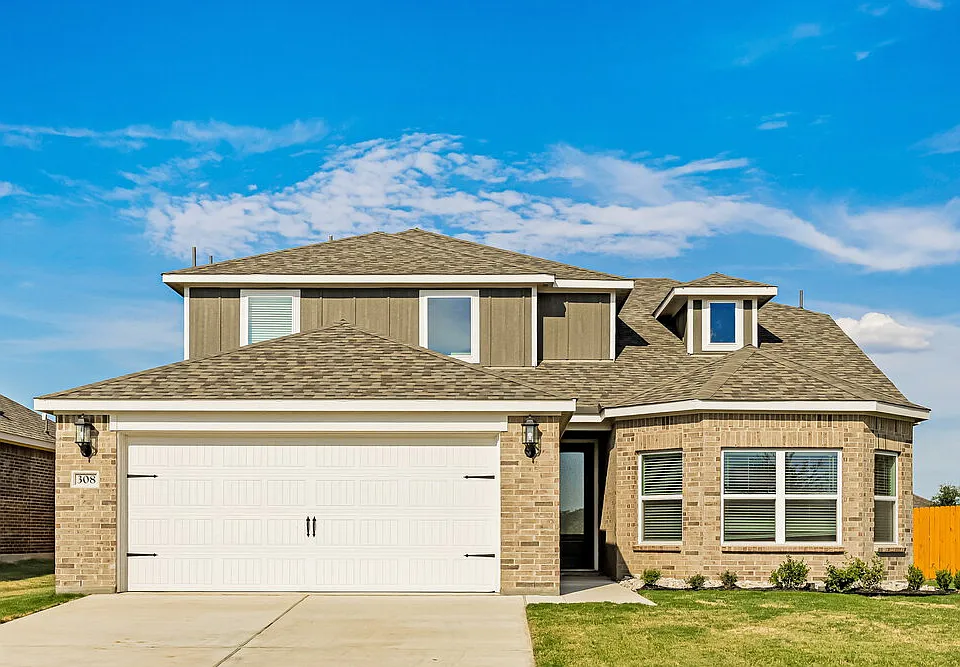 308 Live Oak Ln