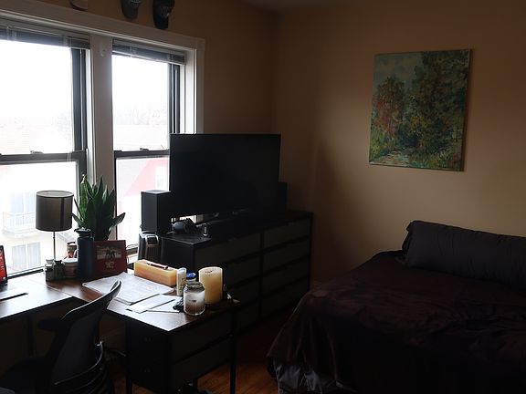 3rd image of 2838 N Francisco Ave APT 1B