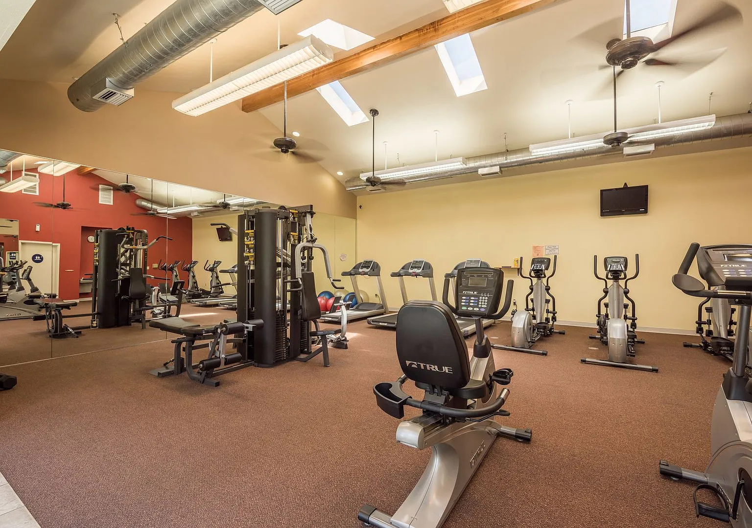 Park Knolls Apartments — Photo 4