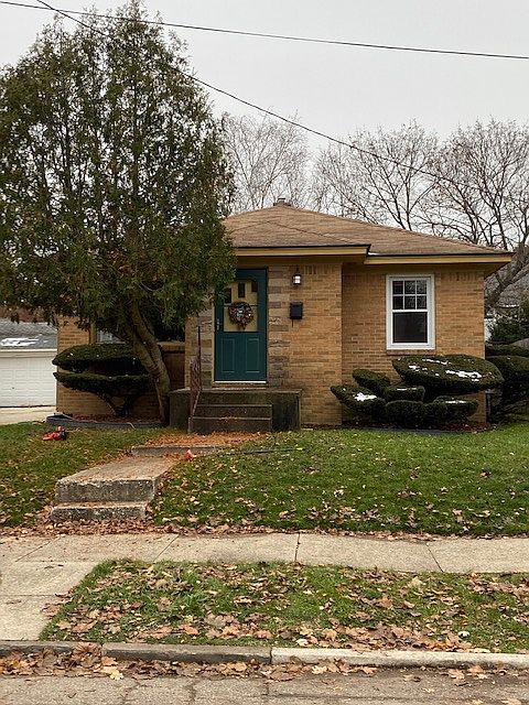 1st image of 233 Ives Ave SW
