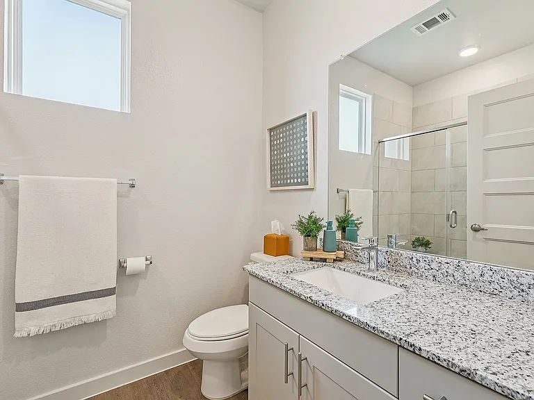 YardHomes Trailside Unit 701 Bathroom
