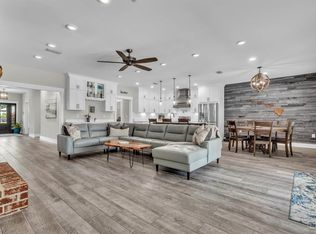 107 Countri Ln, Cantonment, FL 32533