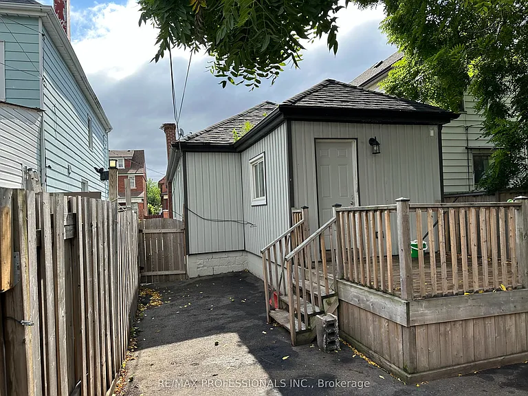 167.5 Grosvenor Ave N #LOWER — Photo 10
