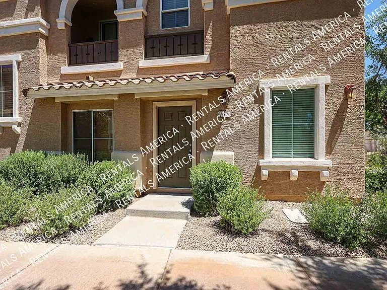 747 N Port Dr — Photo 6