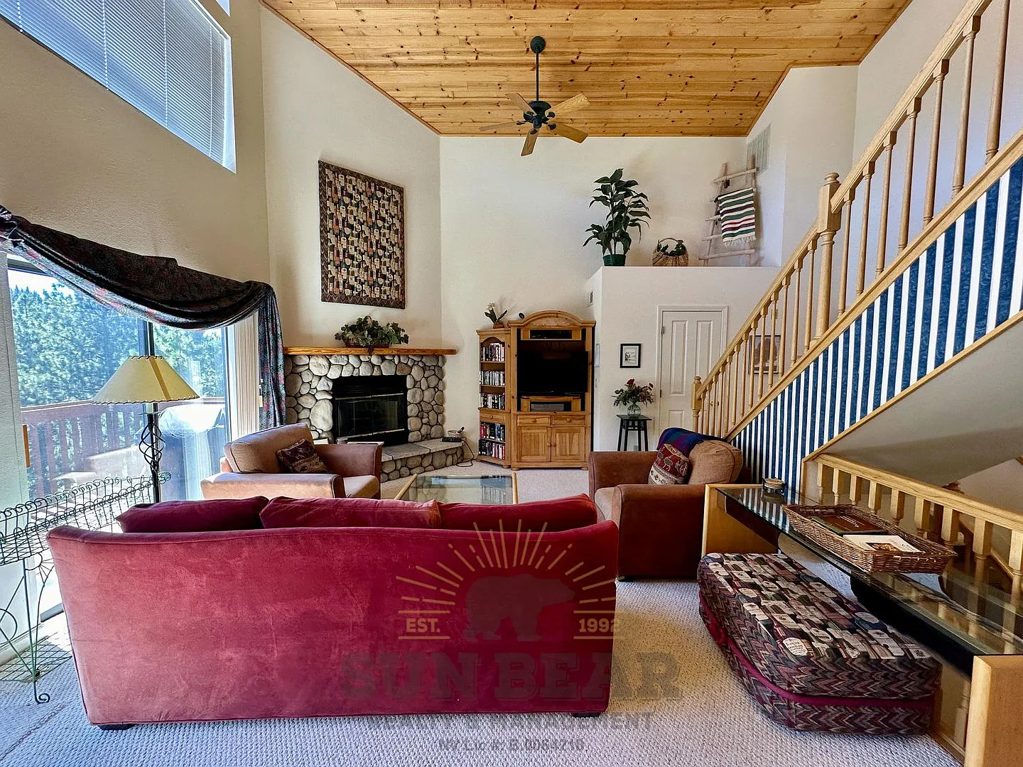Cozy 2 Bedroom with side lake and Diamond Peak views! - Lease Pending — Photo 3