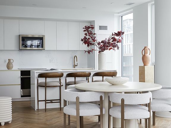 4th image of 327 King St W #Penthouse 04