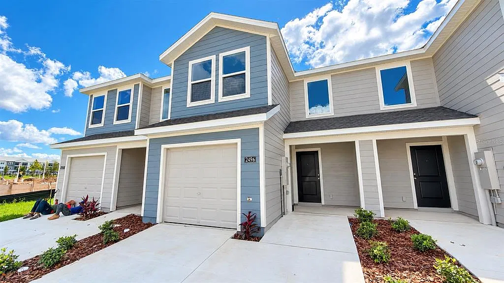 3 bed, 2.5 bath, 1378 sqft, $1,800 — Photo 1