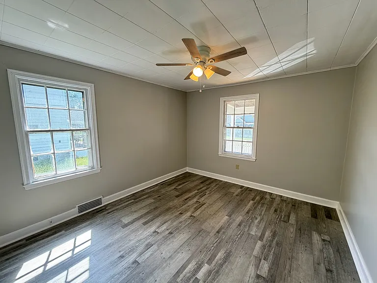 1192 Haeberle Ave — Photo 5