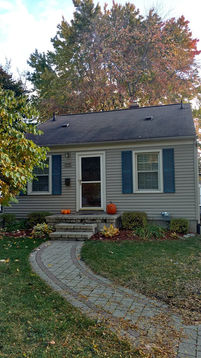 208 N Alexander Ave photo 1