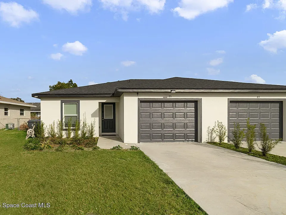 95 W Towne Pl