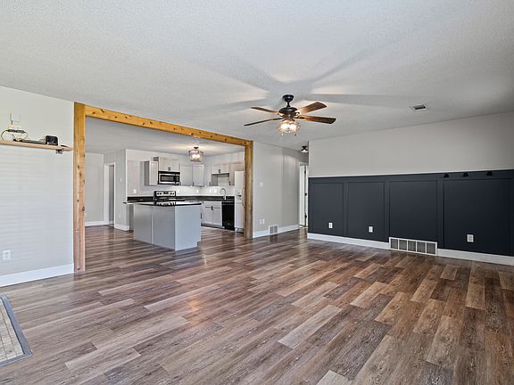 4th image of 511 Rae Dr E