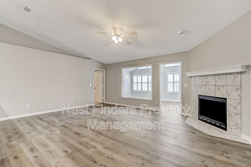 1st image of 2412 Leafdale Cir S