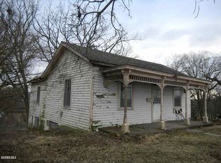220 S West St, Galena, IL 61036