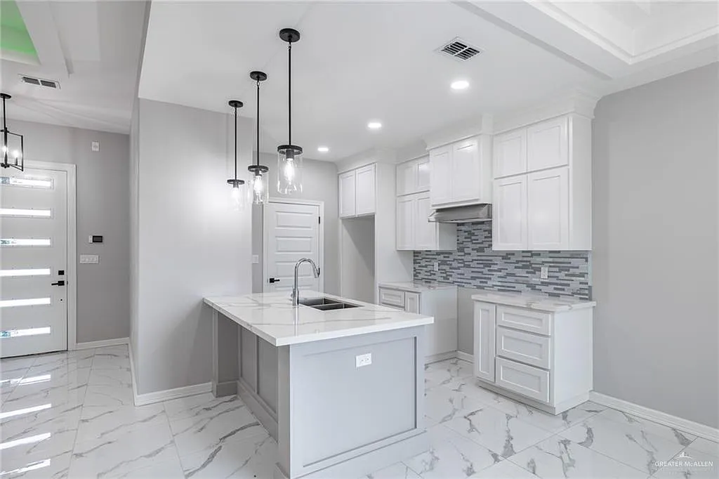 3601 Whetstone Ave - 1 — Photo 2