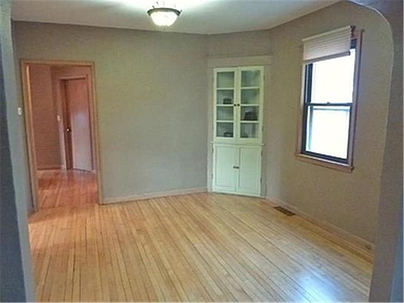 4th image of 1697 Hubbard Ave #1