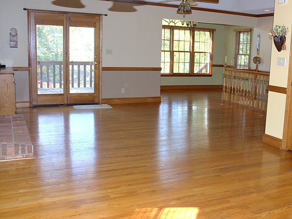 Great feeling, open home! 